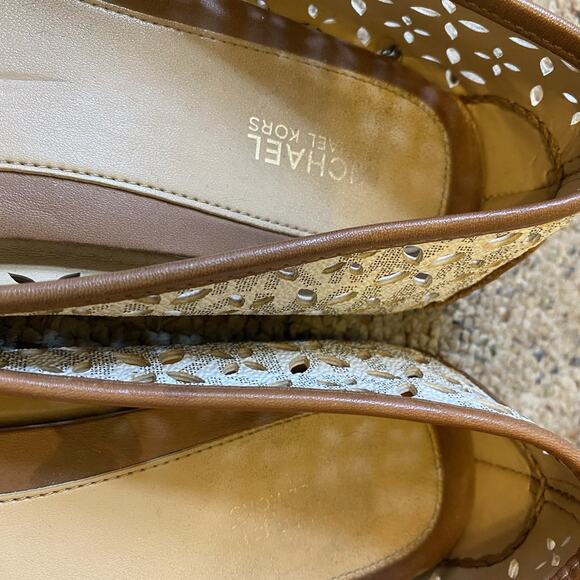 MichaelKors Fulton Cream Brown Gold Cut Out Perforated Moccasins Loafer Shoes 9M - Picture 9 of 12